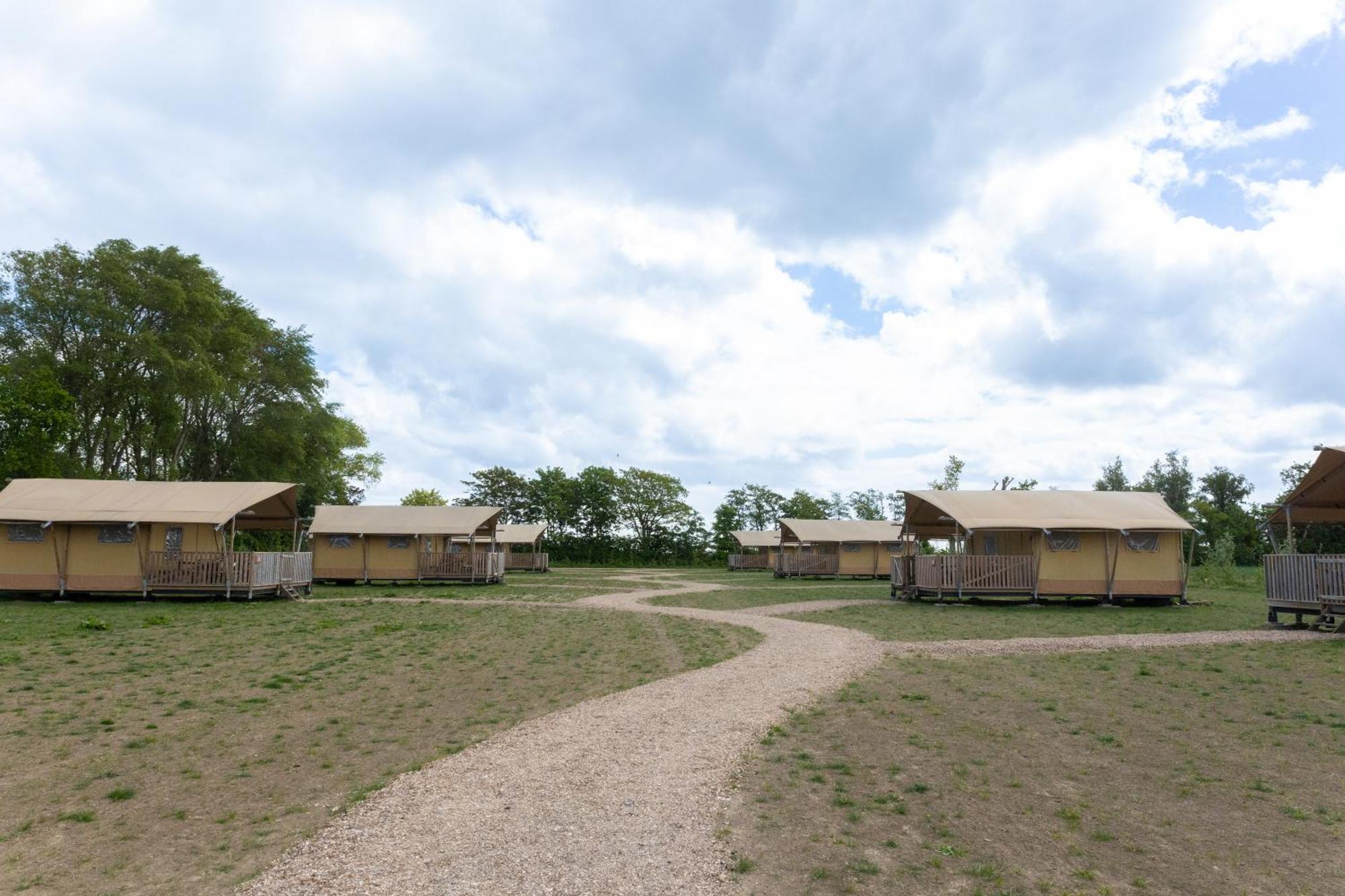 Glamping De Zuidvliet Nr 8 Luxury tent Wolphaartsdijk